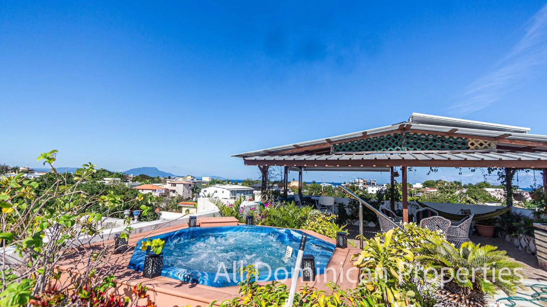 Unusual Artist\'S Loft With Jacuzzi And Roof Terraces kontakt
